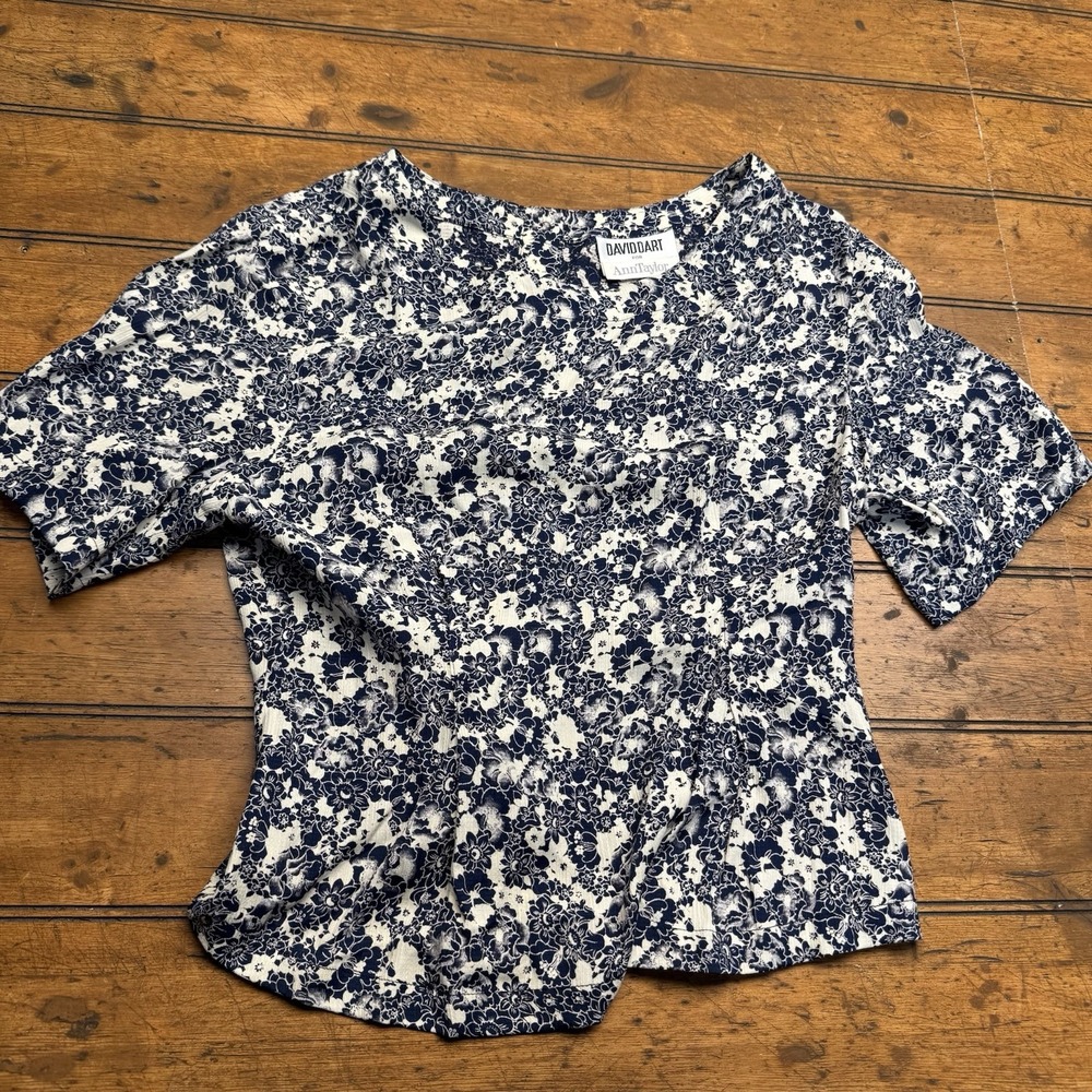 DAVID DART for Force One Blue White Vintage Floral Petite Blouse Top Made in USA